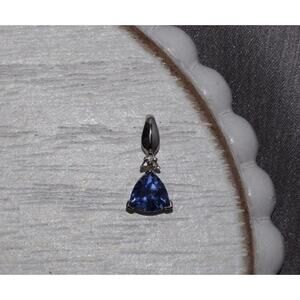 10k White Gold Tanzanite Pendant 0.64G / 0.6in